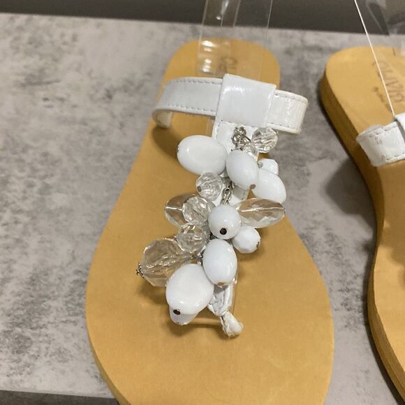 Olivia Miller White Beaded Thong Sandals Size 7/8 - Picture 3 of 9